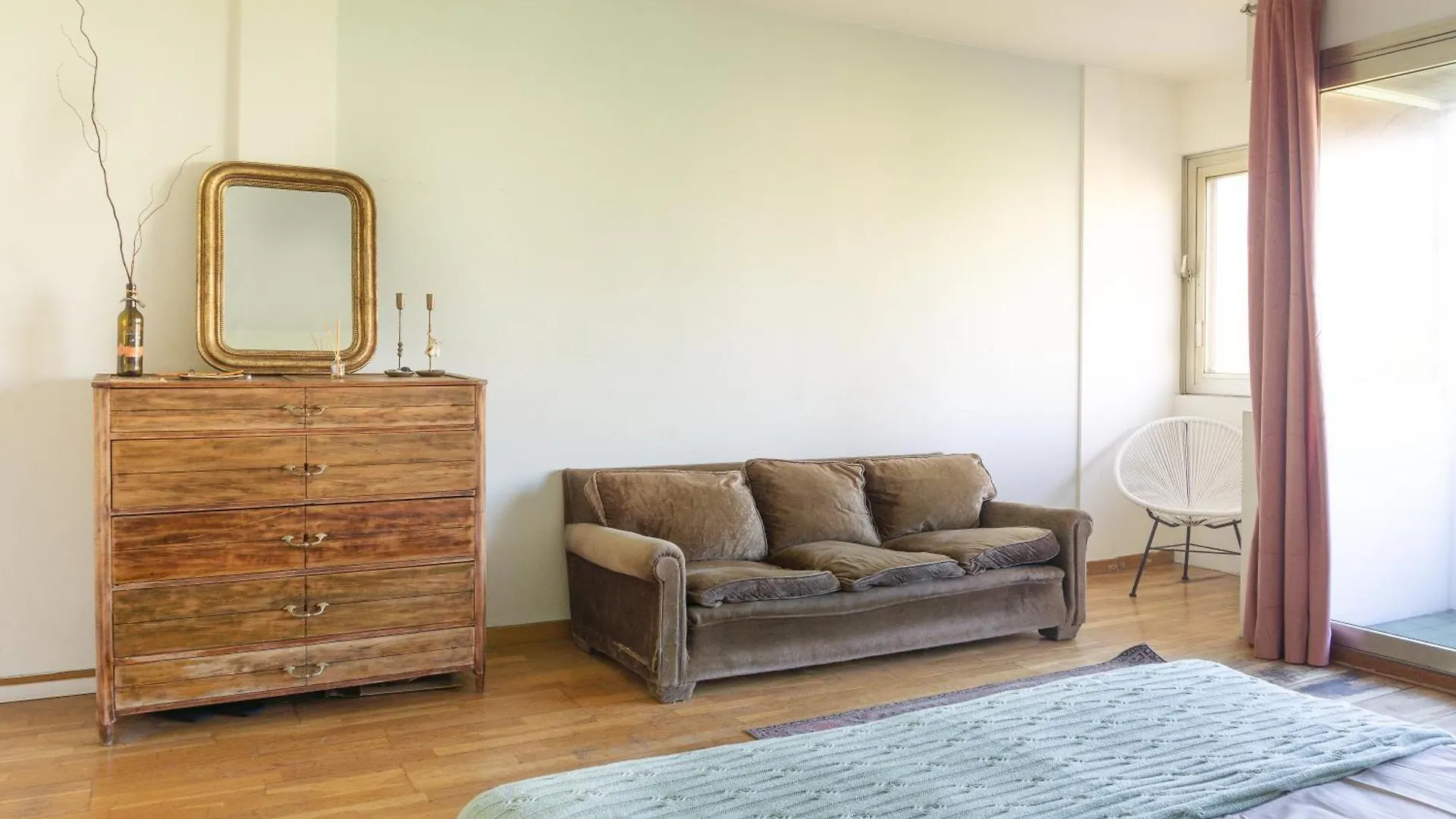 Rooms In Beautiful Apartment In Gracia Barcelona Guest house