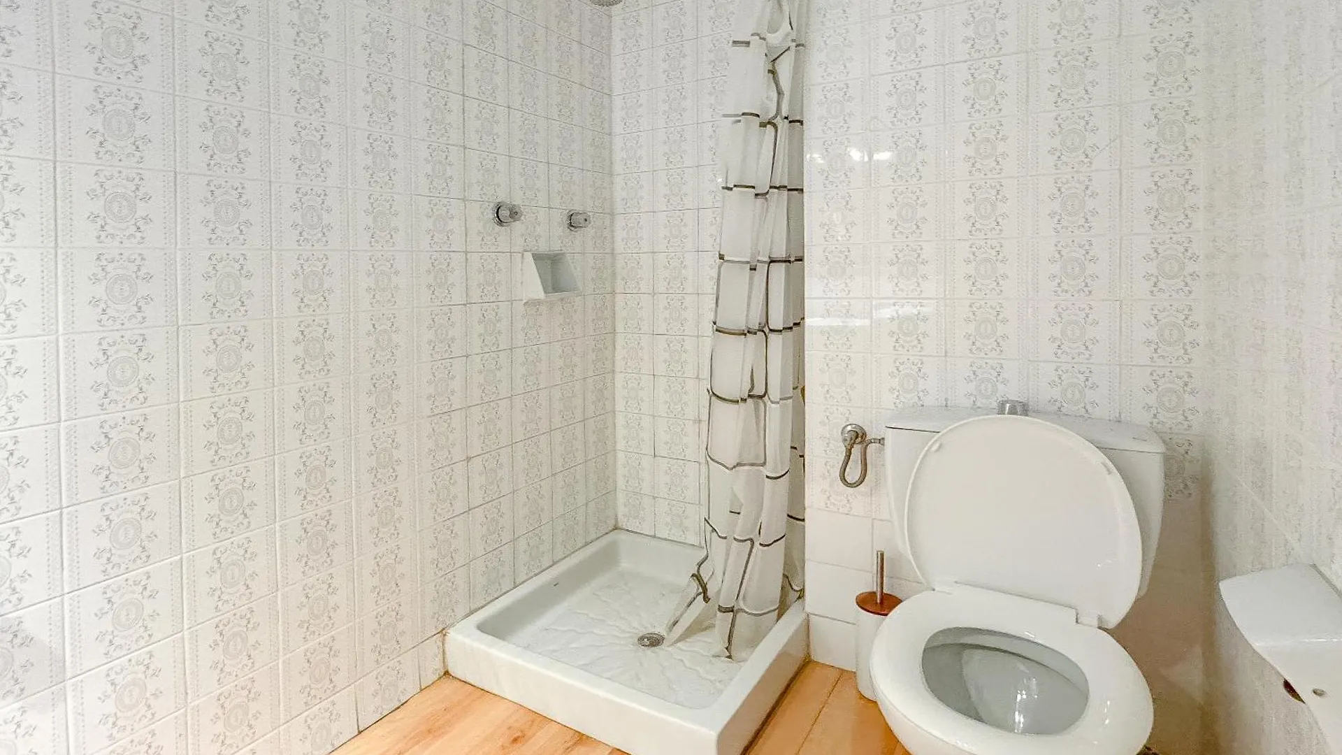 Guest house Rooms In Beautiful Apartment In Gracia Barcelona