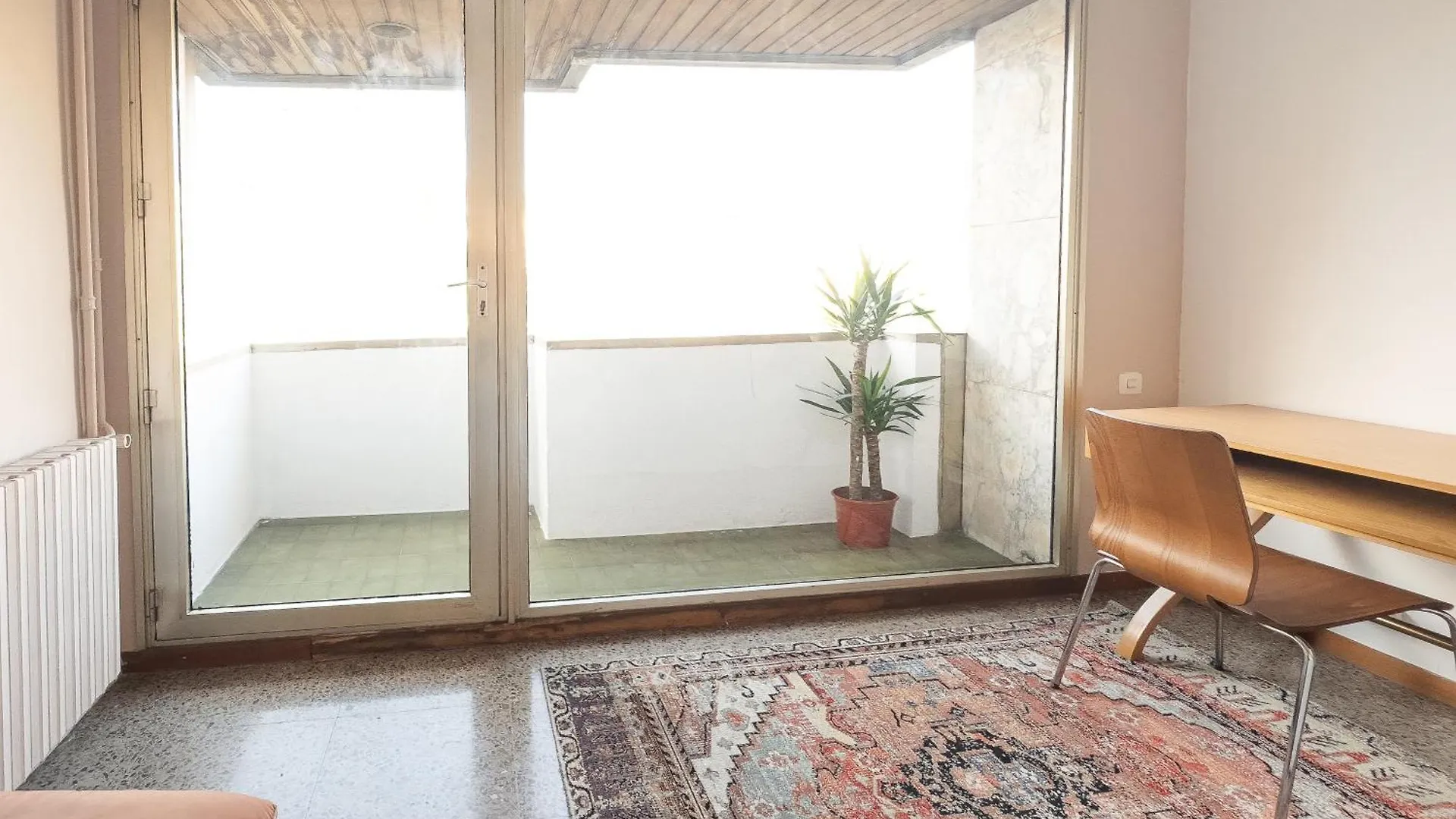 Guest house Rooms In Beautiful Apartment In Gracia Barcelona Spain