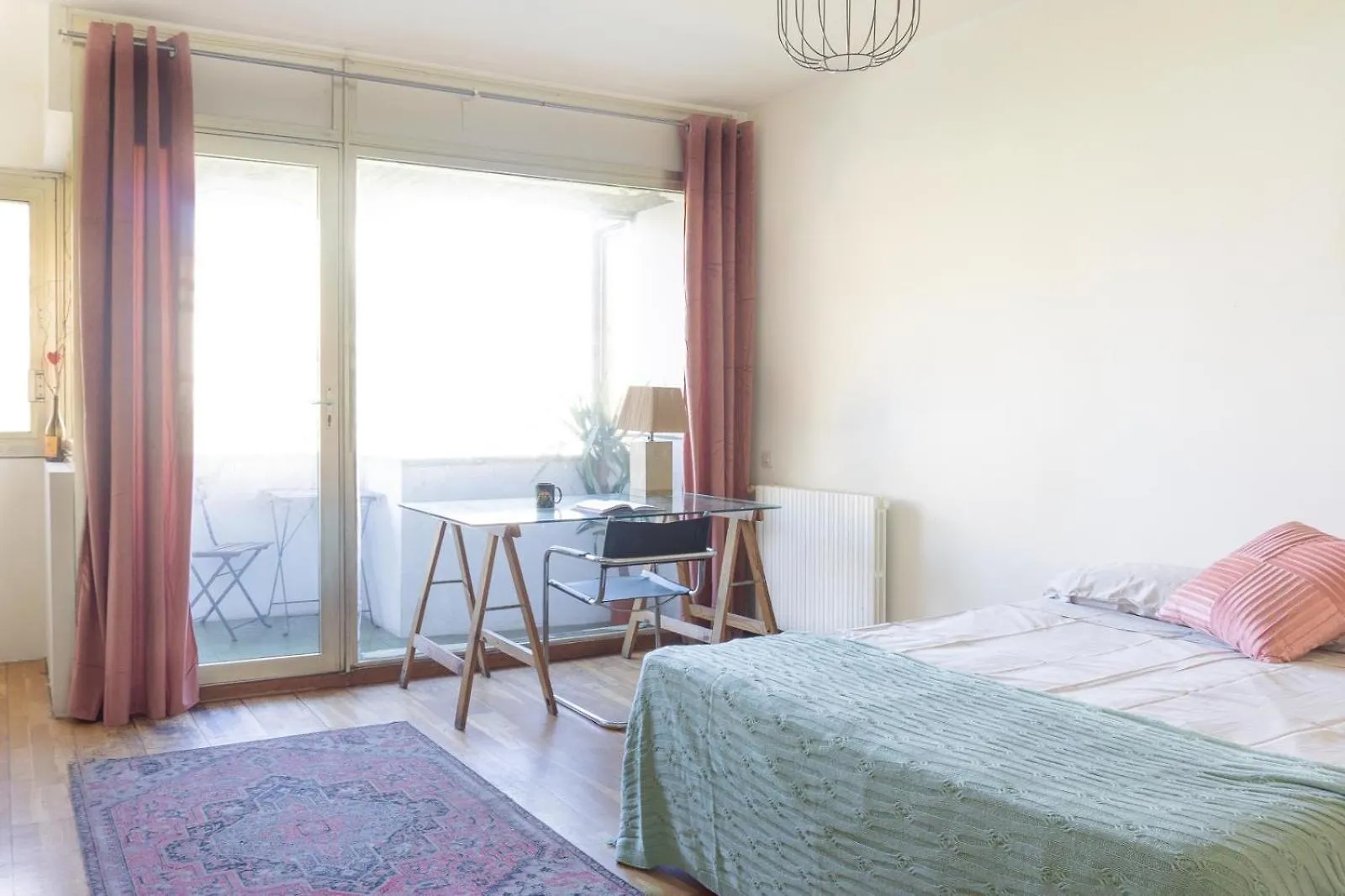 Rooms In Beautiful Apartment In Gracia Barcelona Spain