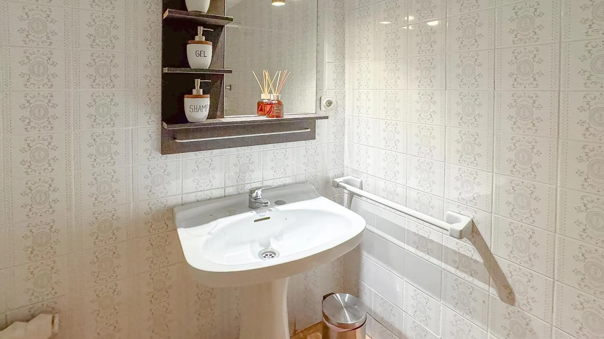 Rooms In Beautiful Apartment In Gracia Barcelona 0*,